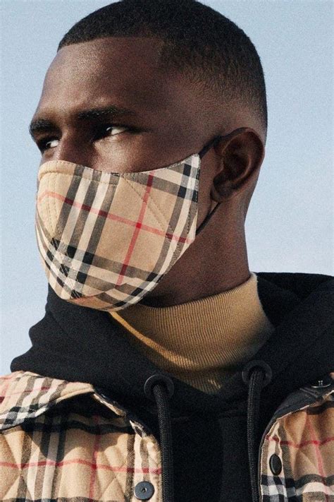 maske von burberry|Burberry Is Bringing Its Signature Check to Face Masks .